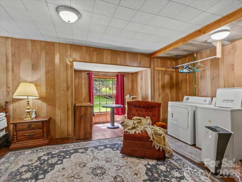 92 Silas Branch Road, Burnsville, NC 28714.  MLS# CAR4419913, YatesRealty ID 48576. 