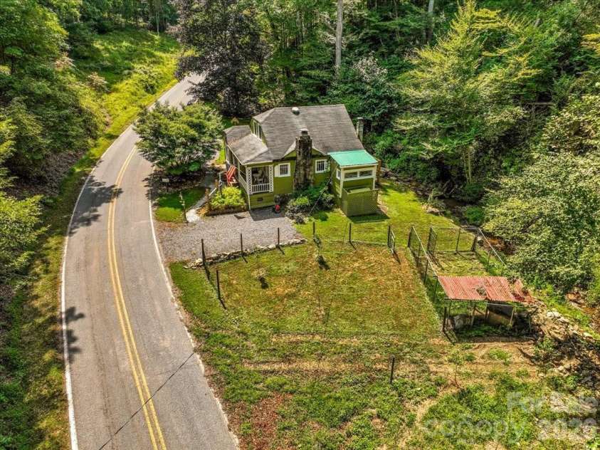 92 Silas Branch Road, Burnsville, NC 28714.  MLS# CAR4419913, YatesRealty ID 48576. 