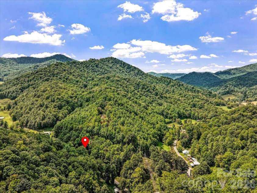 92 Silas Branch Road, Burnsville, NC 28714.  MLS# CAR4419913, YatesRealty ID 48576. 