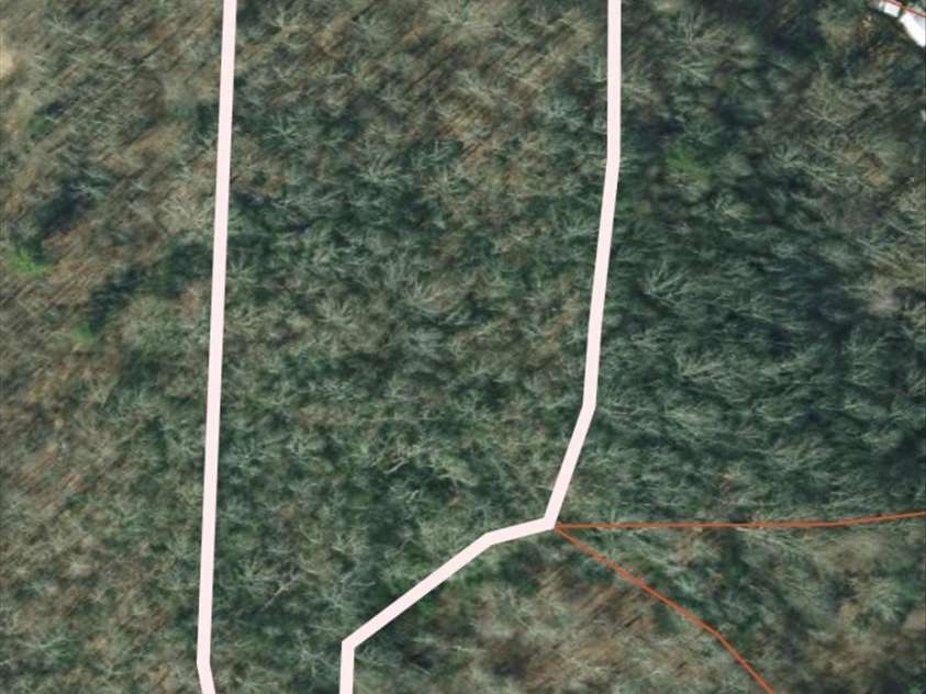 92 Silas Branch Road, Burnsville, NC 28714.  MLS# CAR4419913, YatesRealty ID 48576. 
