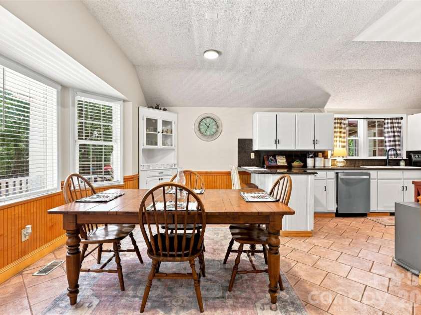 920 Jackson Road, Fort Lawn, SC 29714.  MLS# CAR4420902, YatesRealty ID 48577. Dining