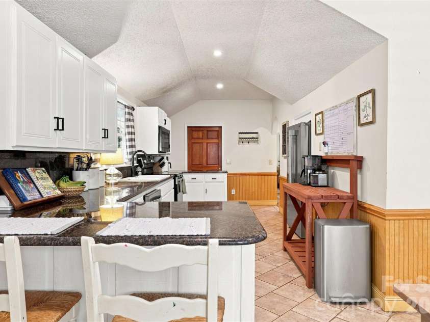 920 Jackson Road, Fort Lawn, SC 29714.  MLS# CAR4420902, YatesRealty ID 48577. Kitchen