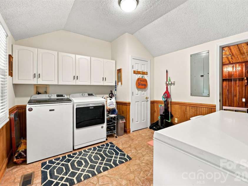920 Jackson Road, Fort Lawn, SC 29714.  MLS# CAR4420902, YatesRealty ID 48577. Laundry/Mud Room