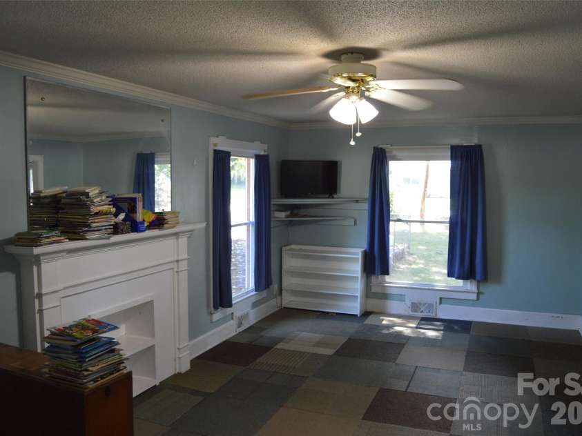 437 Hillcrest Road, Statesville, NC 28677.  MLS# CAR4420971, YatesRealty ID 48578. 