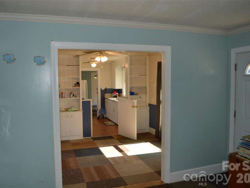 437 Hillcrest Road, Statesville, NC 28677.  MLS# CAR4420971, YatesRealty ID 48578. 