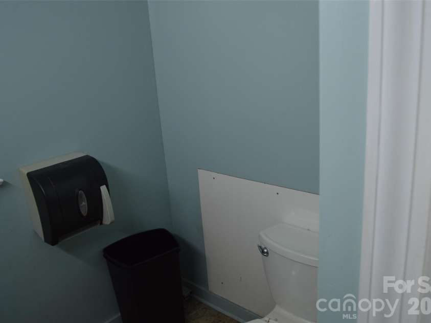 437 Hillcrest Road, Statesville, NC 28677.  MLS# CAR4420971, YatesRealty ID 48578. 