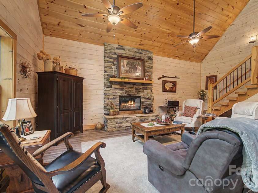 32 Grand View Estates Drive, Whittier, NC 28789.  MLS# CAR4419954, YatesRealty ID 48579. 