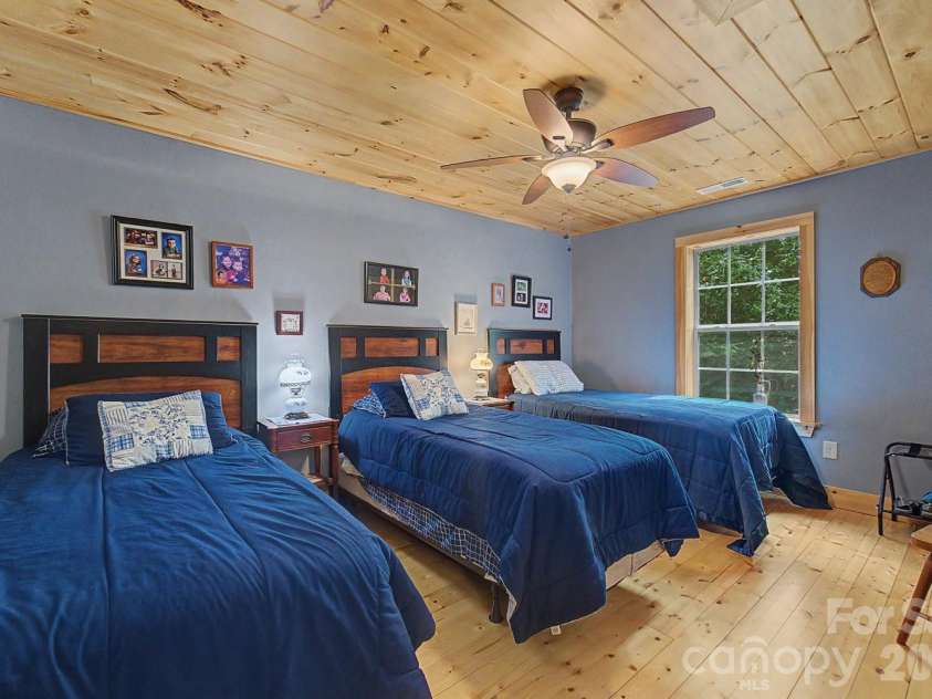 32 Grand View Estates Drive, Whittier, NC 28789.  MLS# CAR4419954, YatesRealty ID 48579. 