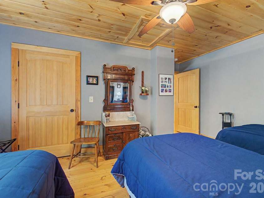 32 Grand View Estates Drive, Whittier, NC 28789.  MLS# CAR4419954, YatesRealty ID 48579. 