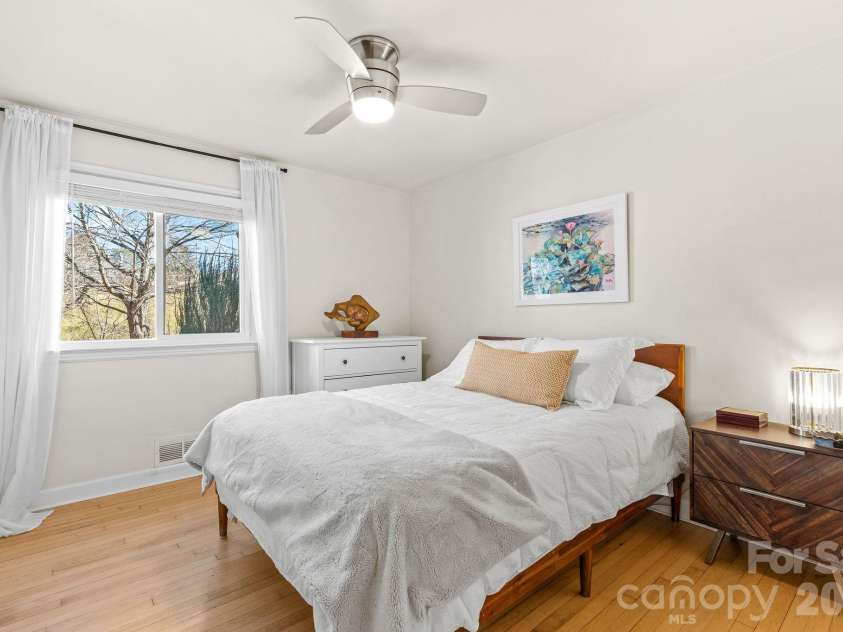 50 Midland Drive, Asheville, NC 28804.  MLS# CAR4340820, YatesRealty ID 4858. 