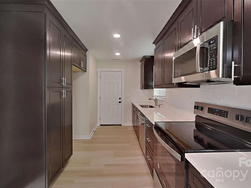 757 Bilmark Avenue, Charlotte, NC 28213.  MLS# CAR4240322, YatesRealty ID 4858. 