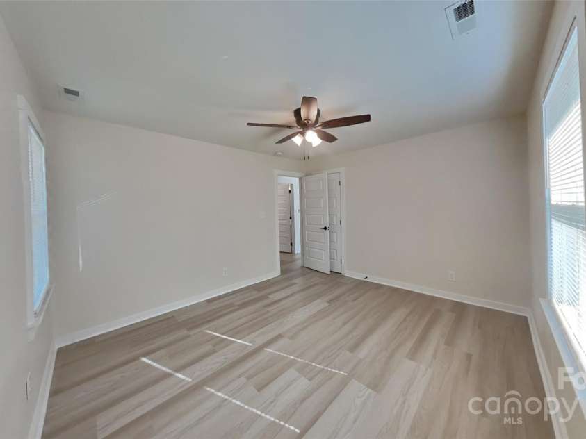 757 Bilmark Avenue, Charlotte, NC 28213.  MLS# CAR4240322, YatesRealty ID 4858. 