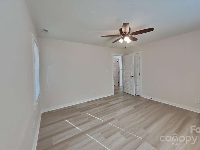 757 Bilmark Avenue, Charlotte, NC 28213.  MLS# CAR4240322, YatesRealty ID 4858. 