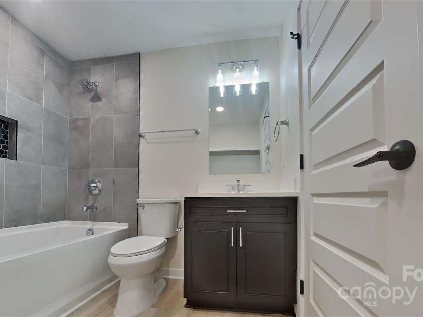 757 Bilmark Avenue, Charlotte, NC 28213.  MLS# CAR4240322, YatesRealty ID 4858. 