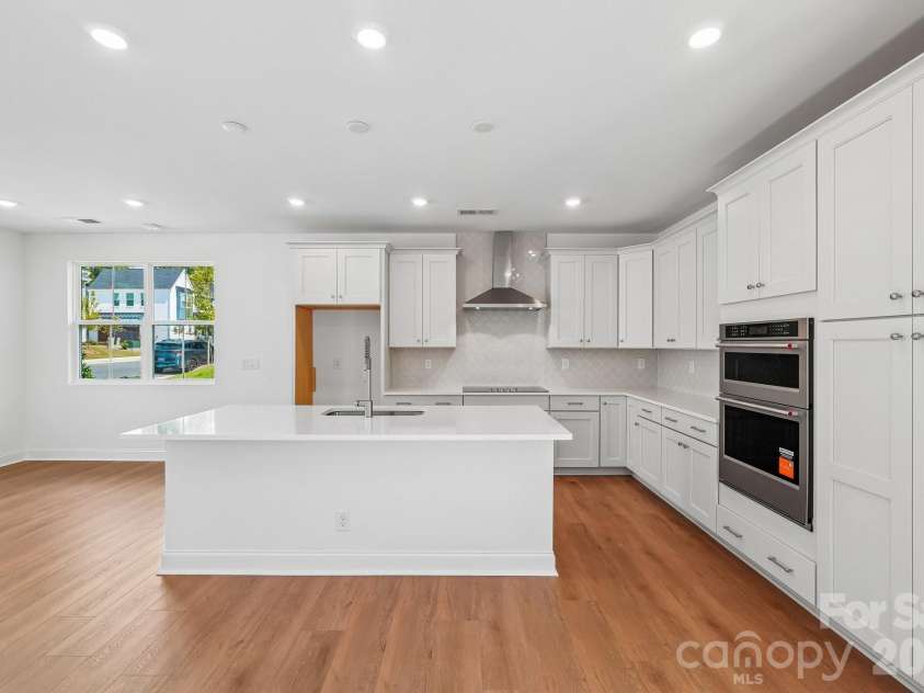 1009 Cobalt Drive, Tega Cay, SC 29708.  MLS# CAR4420314, YatesRealty ID 48580. Kitchen Island
