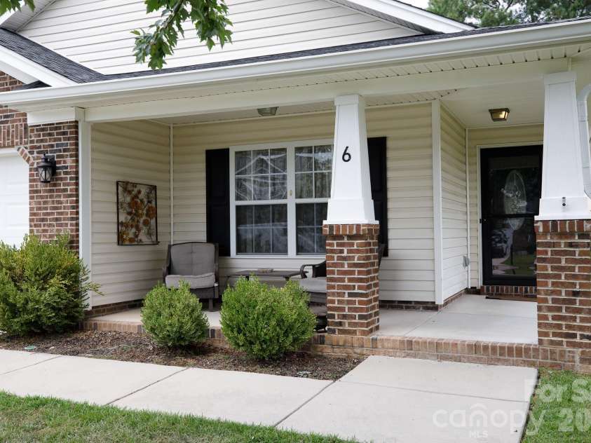 6 Weatherfield Drive, Elgin, SC 29045.  MLS# CAR4421285, YatesRealty ID 48582. 