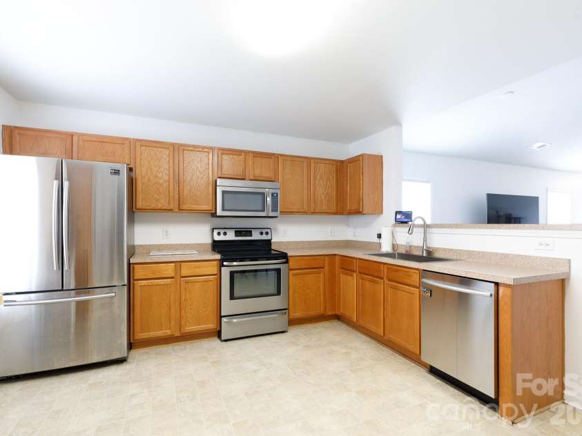 6 Weatherfield Drive, Elgin, SC 29045.  MLS# CAR4421285, YatesRealty ID 48582. 