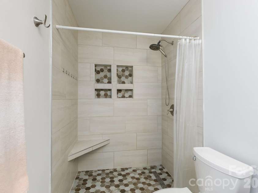 6 Weatherfield Drive, Elgin, SC 29045.  MLS# CAR4421285, YatesRealty ID 48582. 