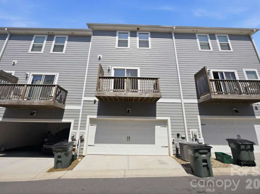 7148 Bryce Avenue, Charlotte, NC 28217.  MLS# CAR4420429, YatesRealty ID 48584. 