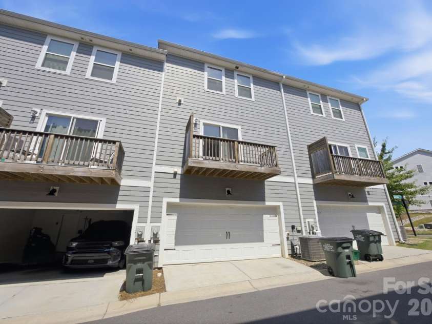 7148 Bryce Avenue, Charlotte, NC 28217.  MLS# CAR4420429, YatesRealty ID 48584. 
