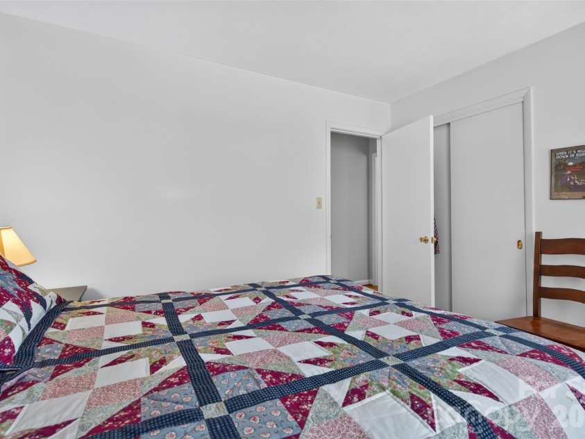 7 Mountainbrook Road, Asheville, NC 28805.  MLS# CAR4418468, YatesRealty ID 48585. Ample Bedroom Size