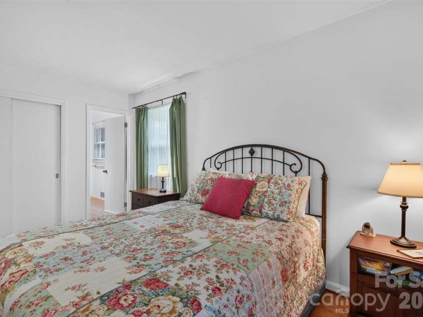 7 Mountainbrook Road, Asheville, NC 28805.  MLS# CAR4418468, YatesRealty ID 48585. On-Suite