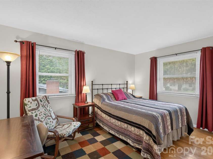7 Mountainbrook Road, Asheville, NC 28805.  MLS# CAR4418468, YatesRealty ID 48585. Second Bedroom