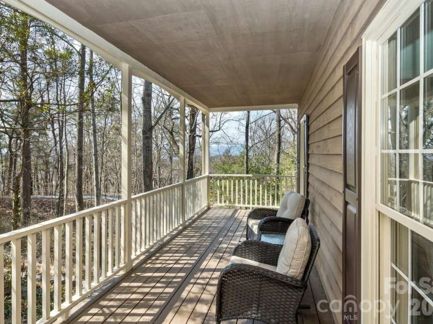 111 Sunny Ridge Drive, Asheville, NC 28804.  MLS# CAR4421169, YatesRealty ID 48587. Front Porch