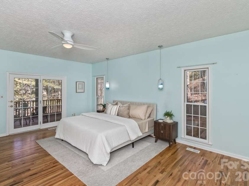 111 Sunny Ridge Drive, Asheville, NC 28804.  MLS# CAR4421169, YatesRealty ID 48587. Primary bedroom