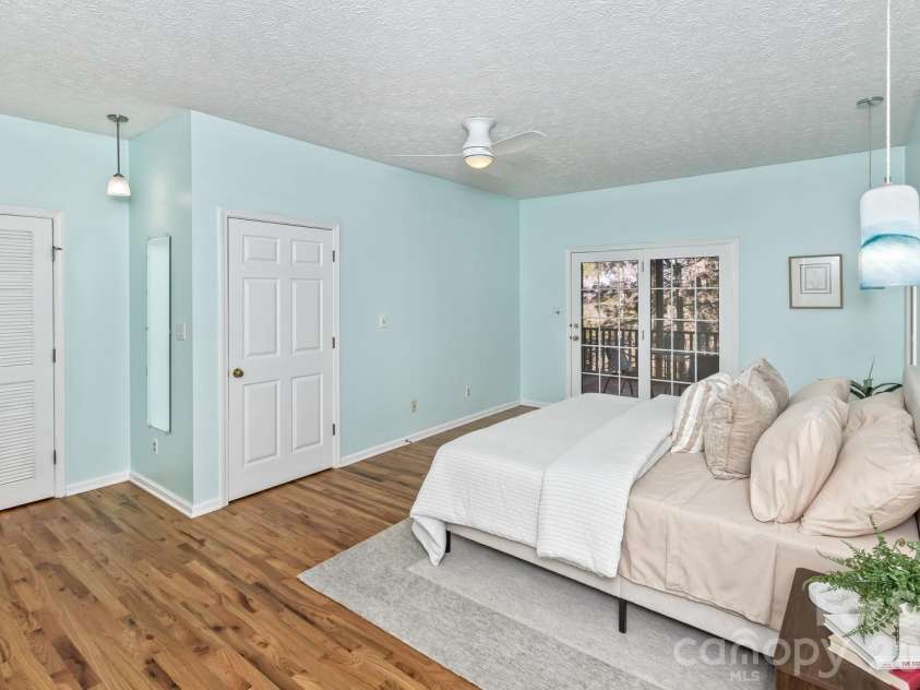 111 Sunny Ridge Drive, Asheville, NC 28804.  MLS# CAR4421169, YatesRealty ID 48587. Primary bedroom