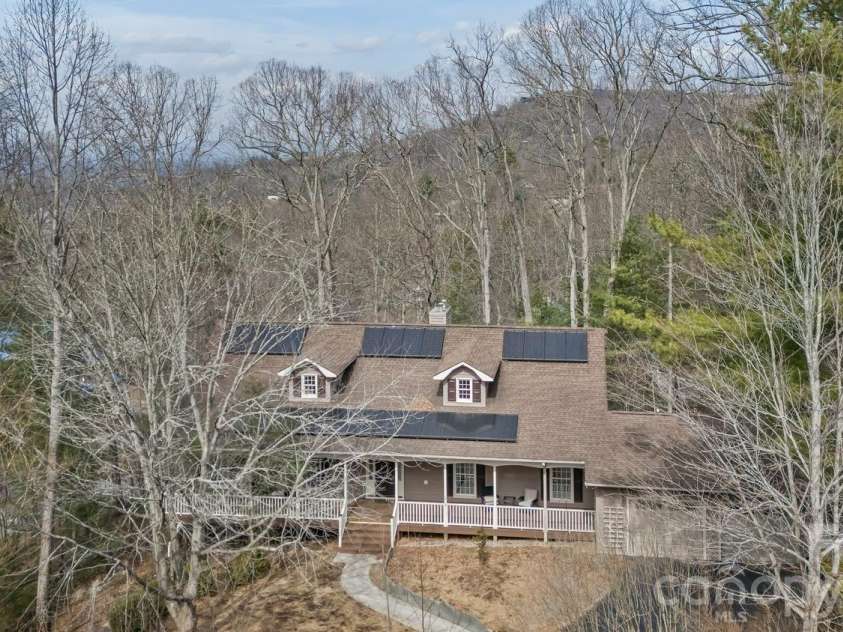 111 Sunny Ridge Drive, Asheville, NC 28804.  MLS# CAR4421169, YatesRealty ID 48587. Privacy and space