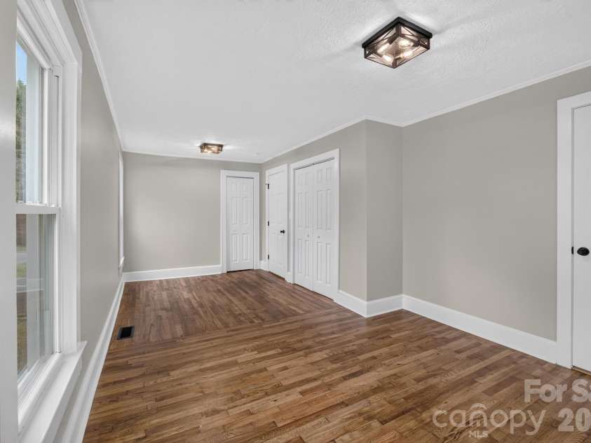410 Spruce Street, Lenoir, NC 28645.  MLS# CAR4410163, YatesRealty ID 48588. 