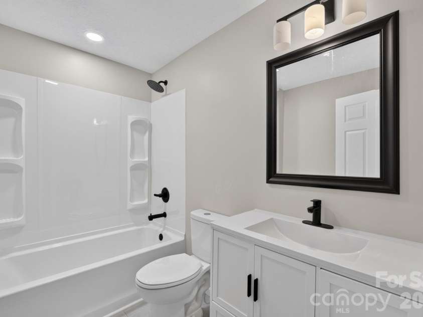410 Spruce Street, Lenoir, NC 28645.  MLS# CAR4410163, YatesRealty ID 48588. 