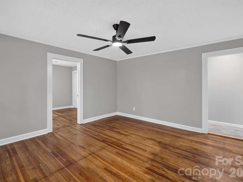 410 Spruce Street, Lenoir, NC 28645.  MLS# CAR4410163, YatesRealty ID 48588. 