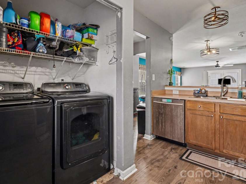 1409 Majestic Meadow Drive, Charlotte, NC 28216.  MLS# CAR4350510, YatesRealty ID 4859. 