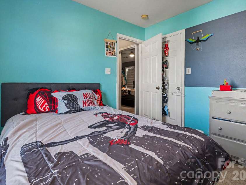 1409 Majestic Meadow Drive, Charlotte, NC 28216.  MLS# CAR4350510, YatesRealty ID 4859. 