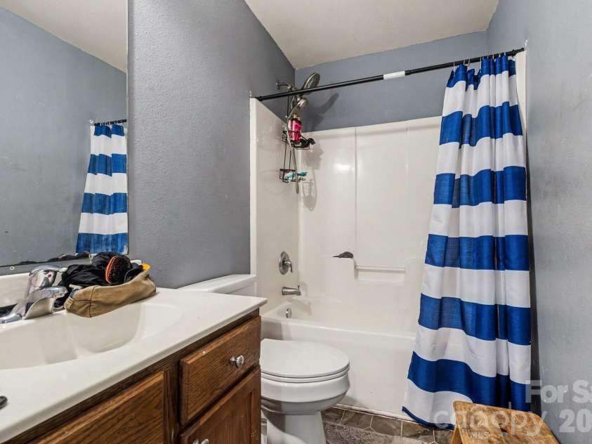 1409 Majestic Meadow Drive, Charlotte, NC 28216.  MLS# CAR4350510, YatesRealty ID 4859. 
