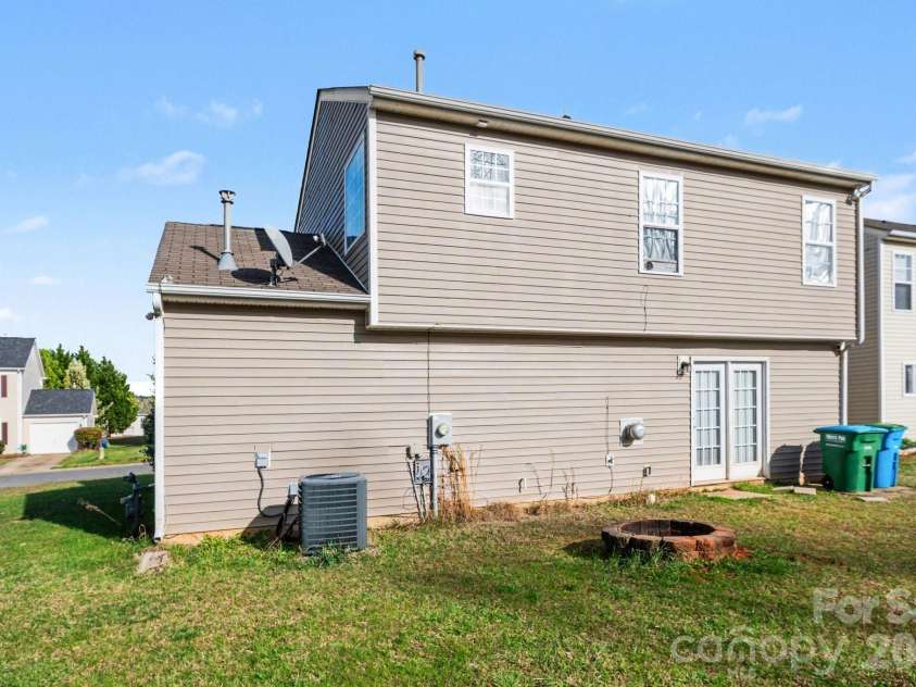 1409 Majestic Meadow Drive, Charlotte, NC 28216.  MLS# CAR4350510, YatesRealty ID 4859. 