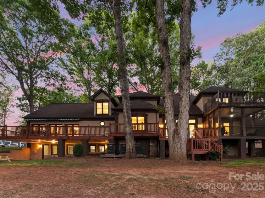 252 Greyfriars Road, Mooresville, NC 28117.  MLS# CAR4298988, YatesRealty ID 4859. 