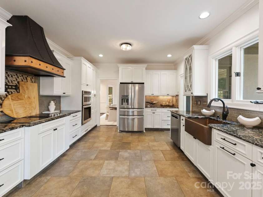 252 Greyfriars Road, Mooresville, NC 28117.  MLS# CAR4298988, YatesRealty ID 4859. 