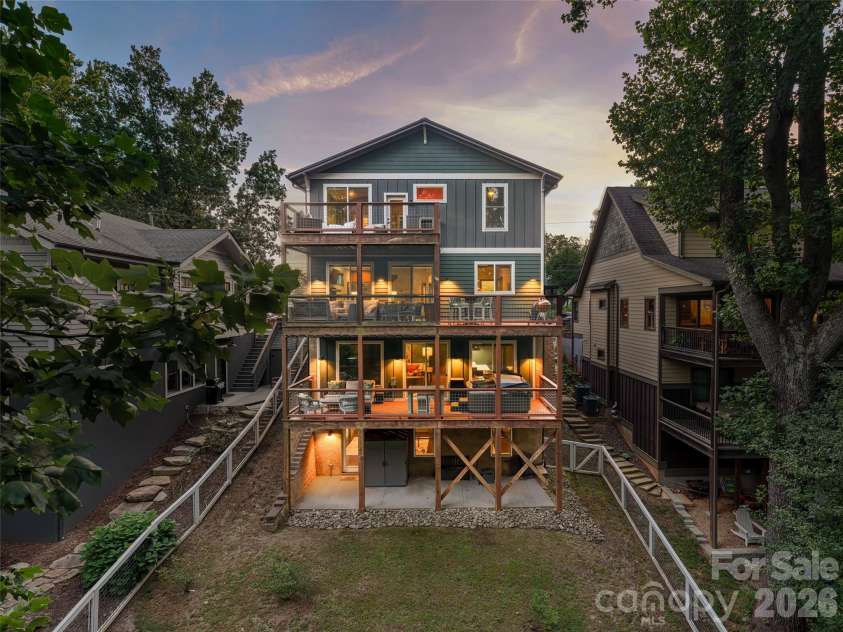 158 Riverview Drive, Asheville, NC 28806.  MLS# CAR4419025, YatesRealty ID 48590. 