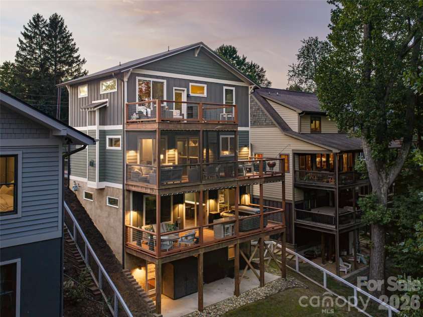 158 Riverview Drive, Asheville, NC 28806.  MLS# CAR4419025, YatesRealty ID 48590. 