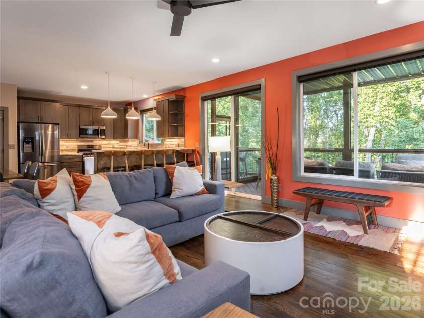 158 Riverview Drive, Asheville, NC 28806.  MLS# CAR4419025, YatesRealty ID 48590. 