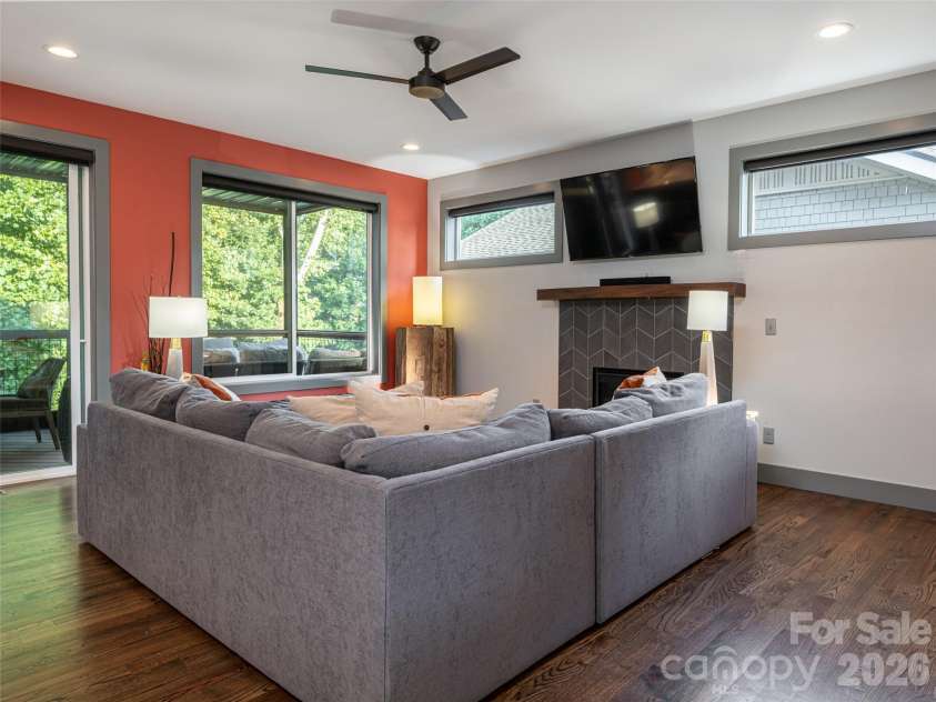 158 Riverview Drive, Asheville, NC 28806.  MLS# CAR4419025, YatesRealty ID 48590. 