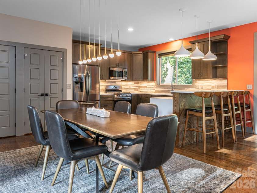 158 Riverview Drive, Asheville, NC 28806.  MLS# CAR4419025, YatesRealty ID 48590. 