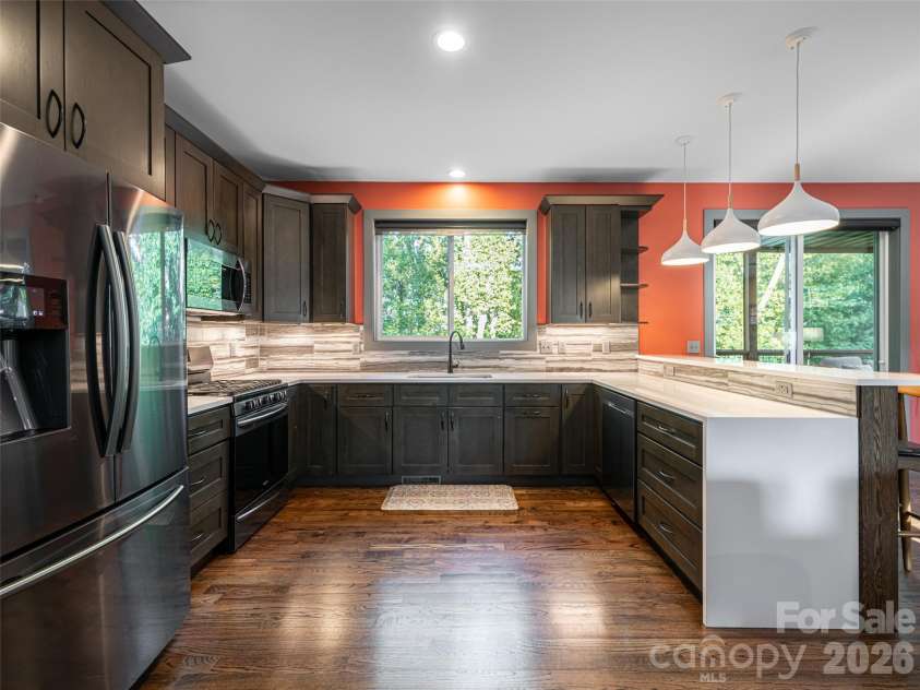 158 Riverview Drive, Asheville, NC 28806.  MLS# CAR4419025, YatesRealty ID 48590. 