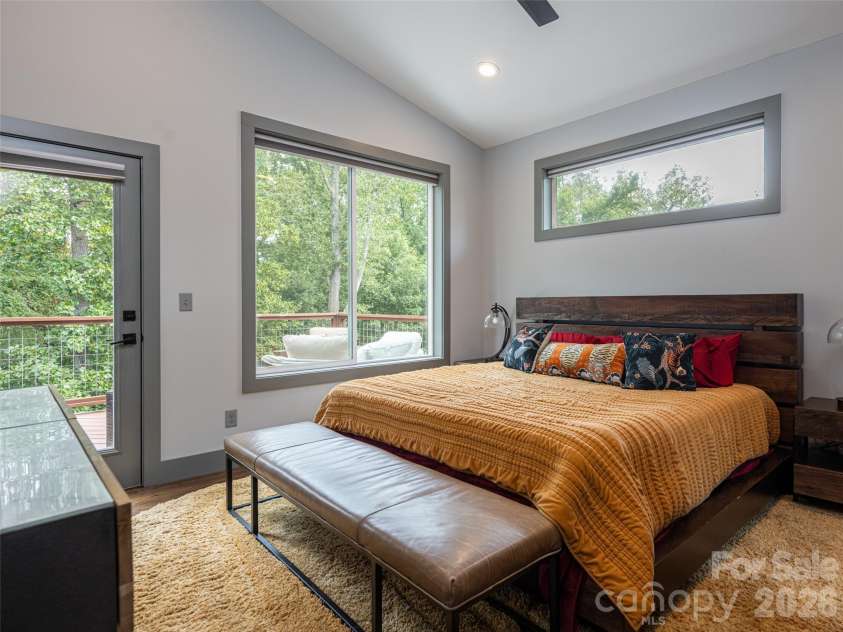 158 Riverview Drive, Asheville, NC 28806.  MLS# CAR4419025, YatesRealty ID 48590. 