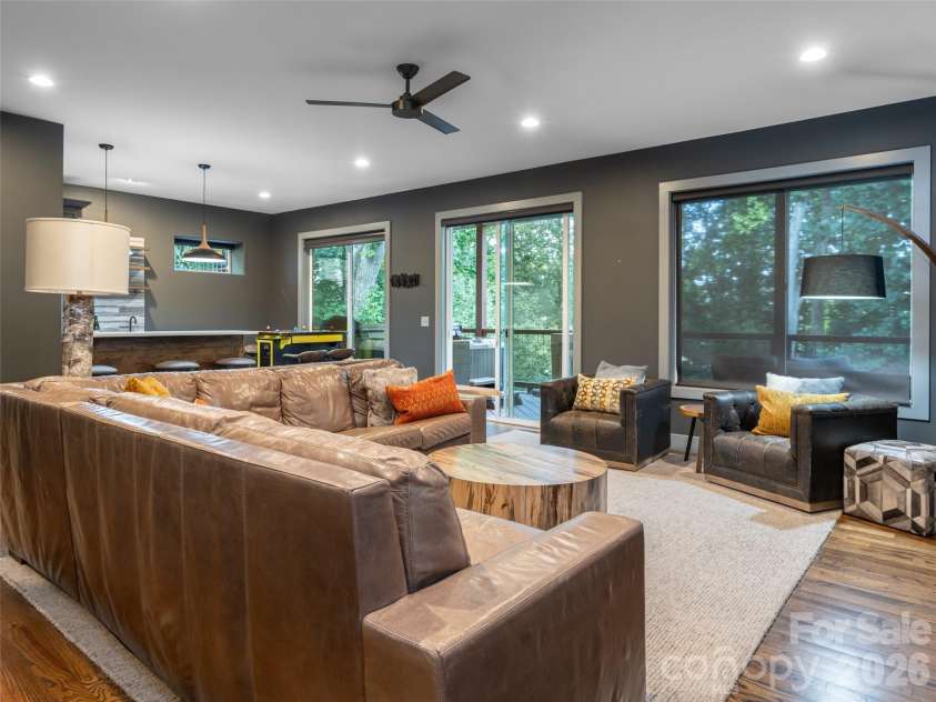 158 Riverview Drive, Asheville, NC 28806.  MLS# CAR4419025, YatesRealty ID 48590. 