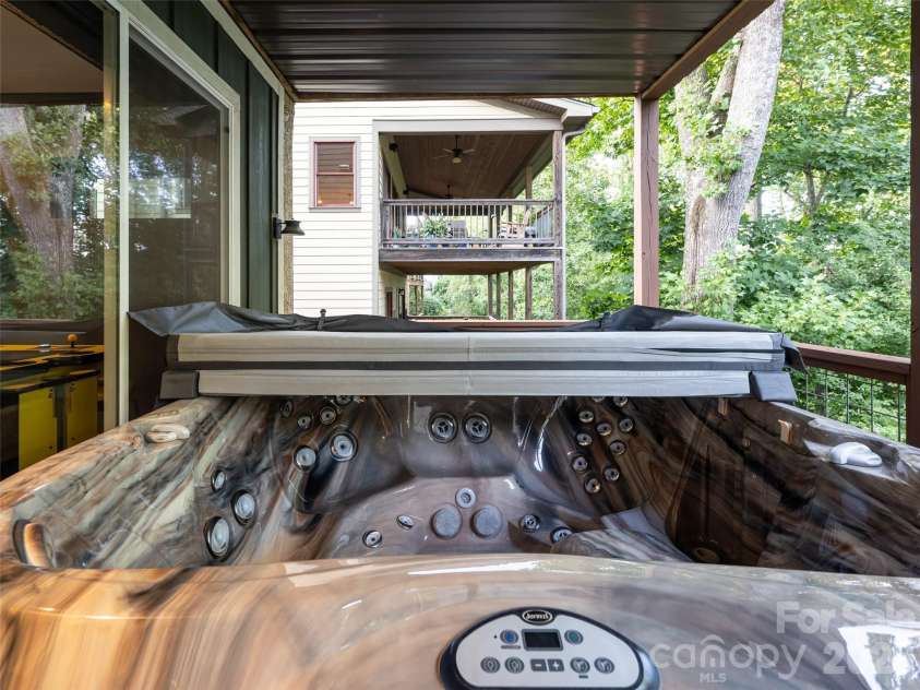 158 Riverview Drive, Asheville, NC 28806.  MLS# CAR4419025, YatesRealty ID 48590. 