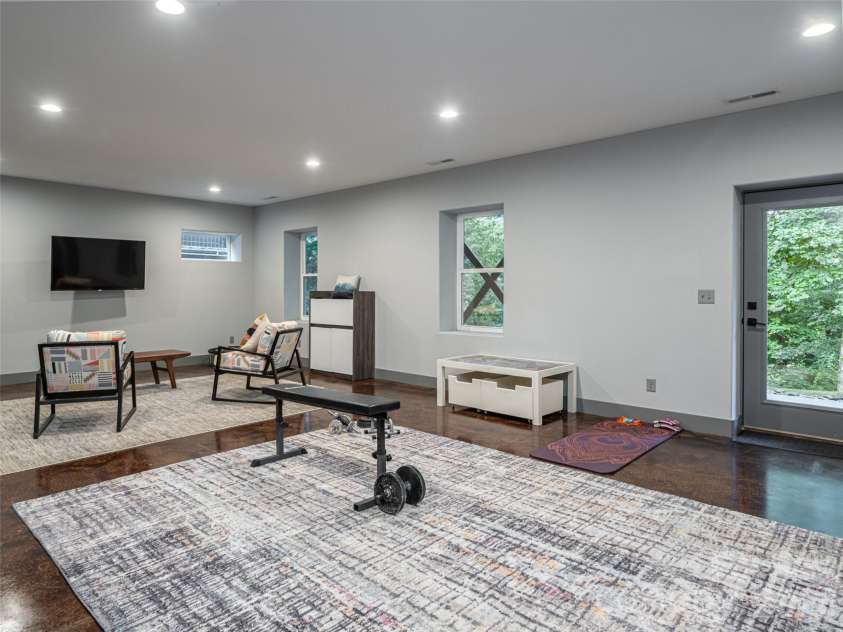 158 Riverview Drive, Asheville, NC 28806.  MLS# CAR4419025, YatesRealty ID 48590. 